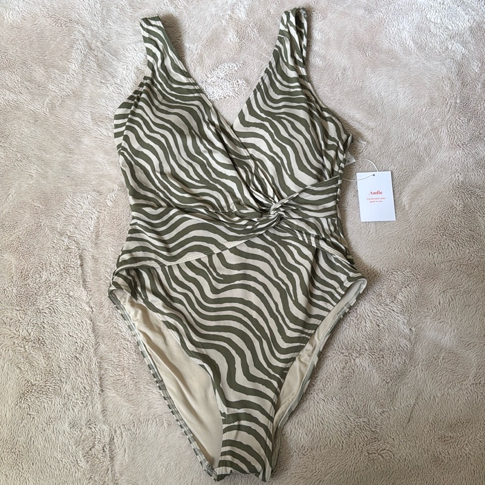 NWT Andie The Capri One Piece Swimsuit Flat Bias Stripe Olive Size Medium M NEW